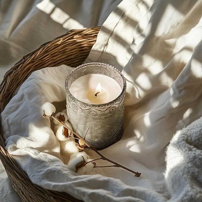 LA JOLIE MUSE Linen Cotton Oasis Scented Candle - Cotton, Jasmine & Warm Musk | 6 oz Natural Soy Wax | 40 Hours Clean Burn | Gift-Ready for Hosts, Gatherings | Elegant Home Décor